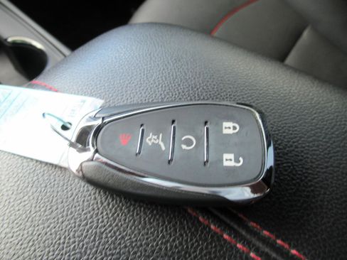 Used 2022 Chevrolet Equinox RS w/ RS Leather Package image 29