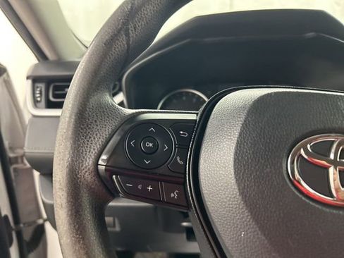 Used 2021 Toyota RAV4 XLE image 12
