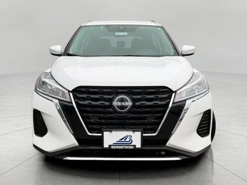 Used 2023 Nissan Kicks SV image 4