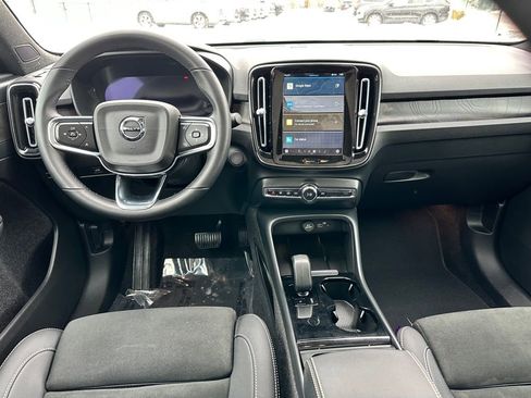 Used 2023 Volvo C40 P8 Recharge Ultimate image 13