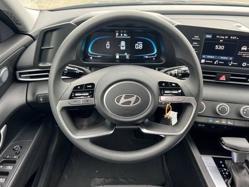 New 2026 Hyundai Elantra SE FWD image 13