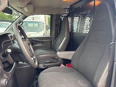 Used 2023 GMC Savana 2500 w/ Driver Convenience Package image 20