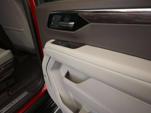 New 2026 Chevrolet Suburban LT w/ Comfort Package RWD image 21