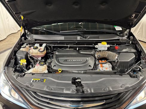 Used 2018 Chrysler Pacifica Limited w/ Advanced Safetytec Group FWD image 41