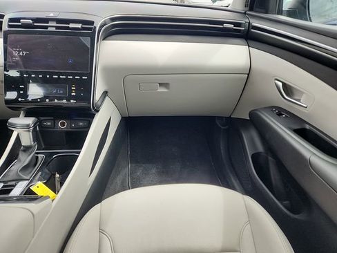 Certified 2024 Hyundai Tucson SEL w/ Convenience Package FWD image 10