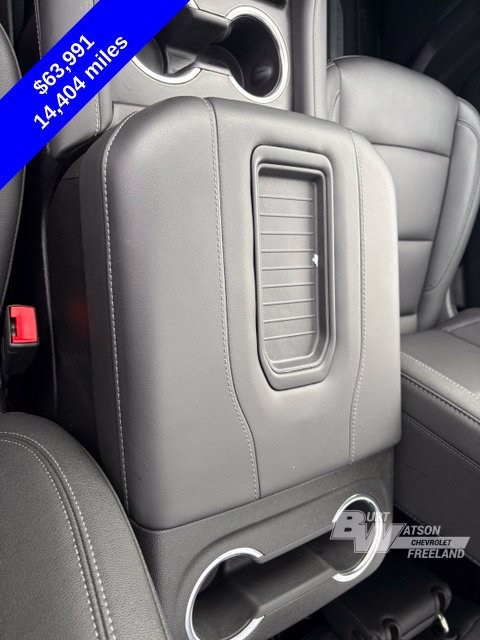 Used 2024 Chevrolet Suburban Z71 w/ Luxury Package AWD/4WD image 27