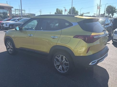 Used 2021 Kia Seltos SX w/ SX Sunroof Package AWD/4WD image 5