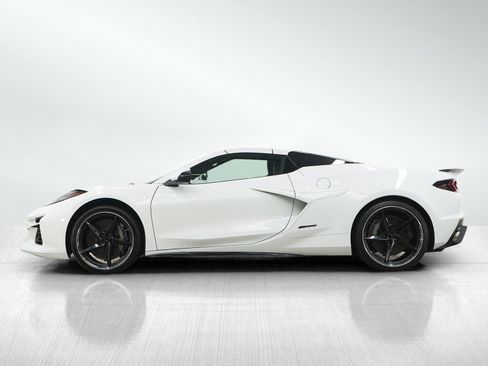 Used 2024 Chevrolet Corvette E-Ray AWD/4WD image 2