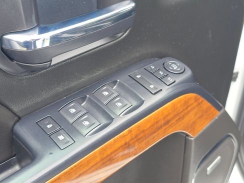 Used 2018 Chevrolet Silverado 1500 High Country AWD/4WD image 24