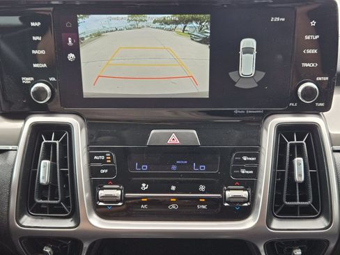 Certified 2023 Kia Sorento S FWD image 7