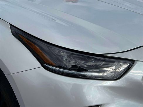 Certified 2025 Toyota Highlander XSE image 13
