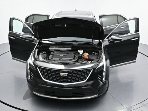 Certified 2022 Cadillac XT4 Premium Luxury w/ Enhanced Visibility Package AWD/4WD image 43