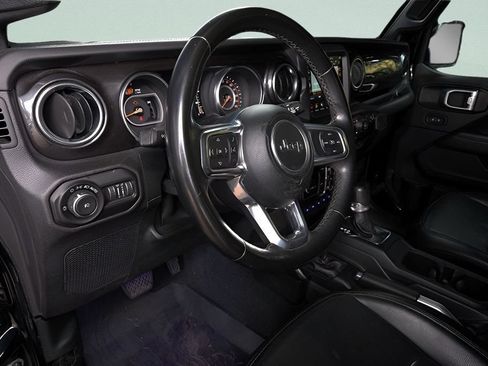 Used 2020 Jeep Wrangler Unlimited Sahara AWD/4WD image 28