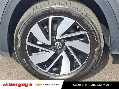 Used 2025 Volkswagen Atlas SE AWD/4WD image 10