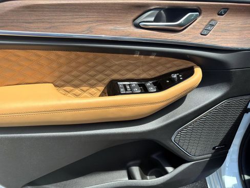 Used 2023 Jeep Grand Cherokee Summit image 12