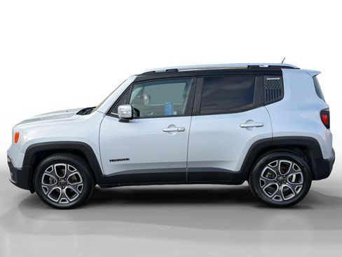 Used 2016 Jeep Renegade Limited image 2