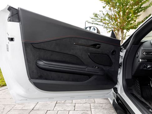 Used 2025 Aston Martin V8 Vantage Coupe image 51