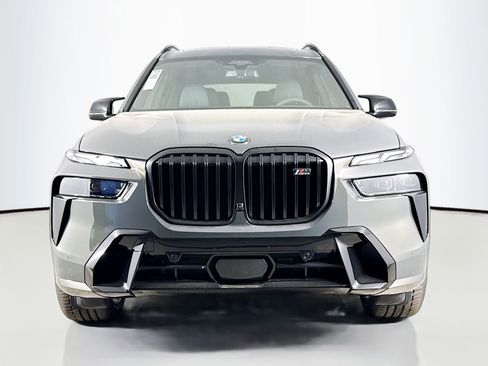 New 2026 BMW X7 M60i image 2