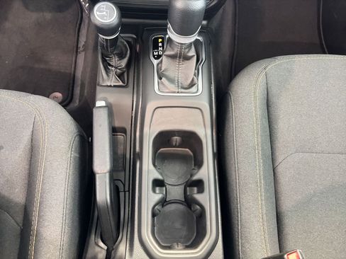 Used 2025 Jeep Wrangler Unlimited Sahara AWD/4WD image 41