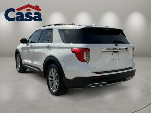 Used 2023 Ford Explorer XLT w/ Equipment Group 202A RWD image 4