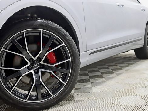 Used 2021 Audi Q8 Prestige w/ Prestige Package image 4