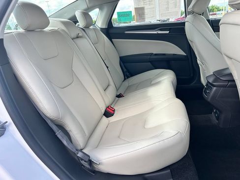 Used 2016 Ford Fusion Titanium FWD image 17