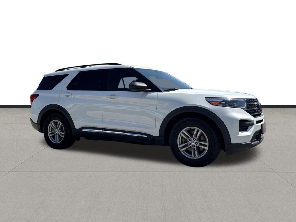 Used 2020 Ford Explorer XLT RWD image 3