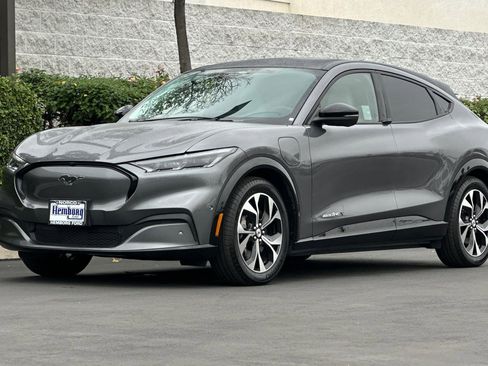 Used 2021 Ford Mustang Mach-E Premium image 8