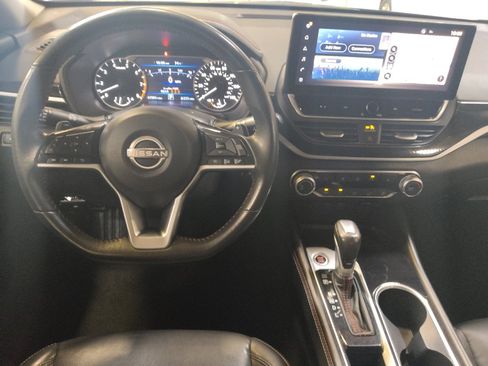 Used 2024 Nissan Altima 2.5 SR w/ SR Premium Package FWD image 22