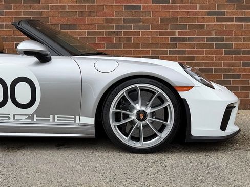 Used 2019 Porsche 911 Speedster image 11