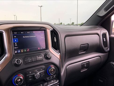 Used 2019 Chevrolet Silverado 1500 High Country w/ Technology Package image 35