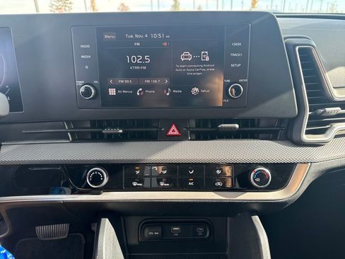 Used 2023 Kia Sportage LX image 18