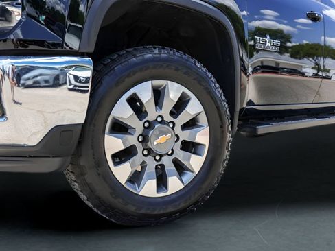 Used 2026 Chevrolet Silverado 2500 LT w/ Texas Edition AWD/4WD image 4