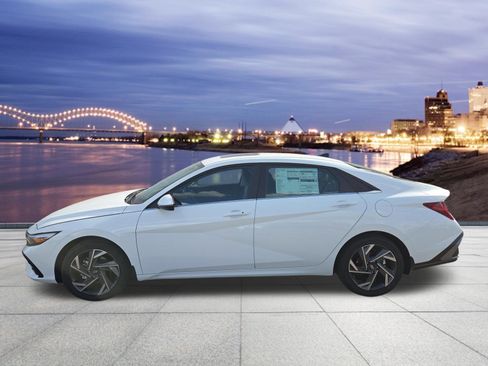 New 2026 Hyundai Elantra Limited FWD image 2