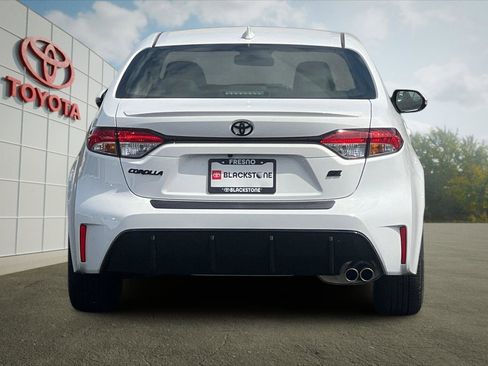Certified 2026 Toyota Corolla SE w/ SE Package FWD image 4