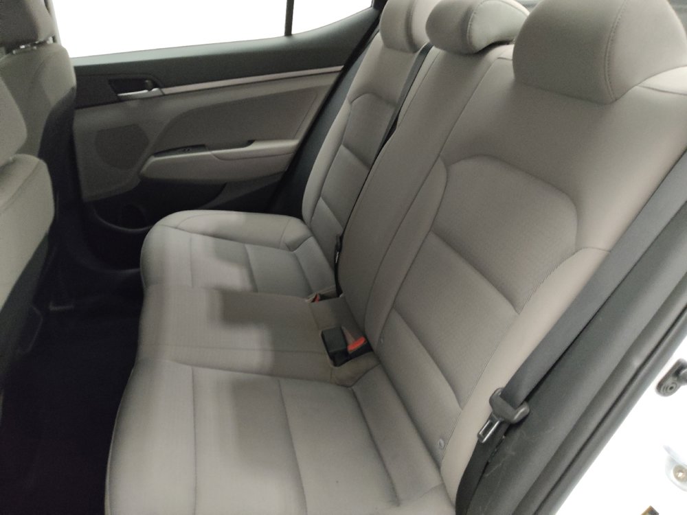 Used 2017 Hyundai Elantra SE FWD image 18