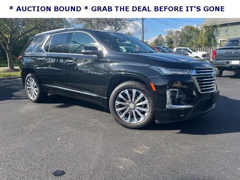 Used 2023 Chevrolet Traverse Premier image 1