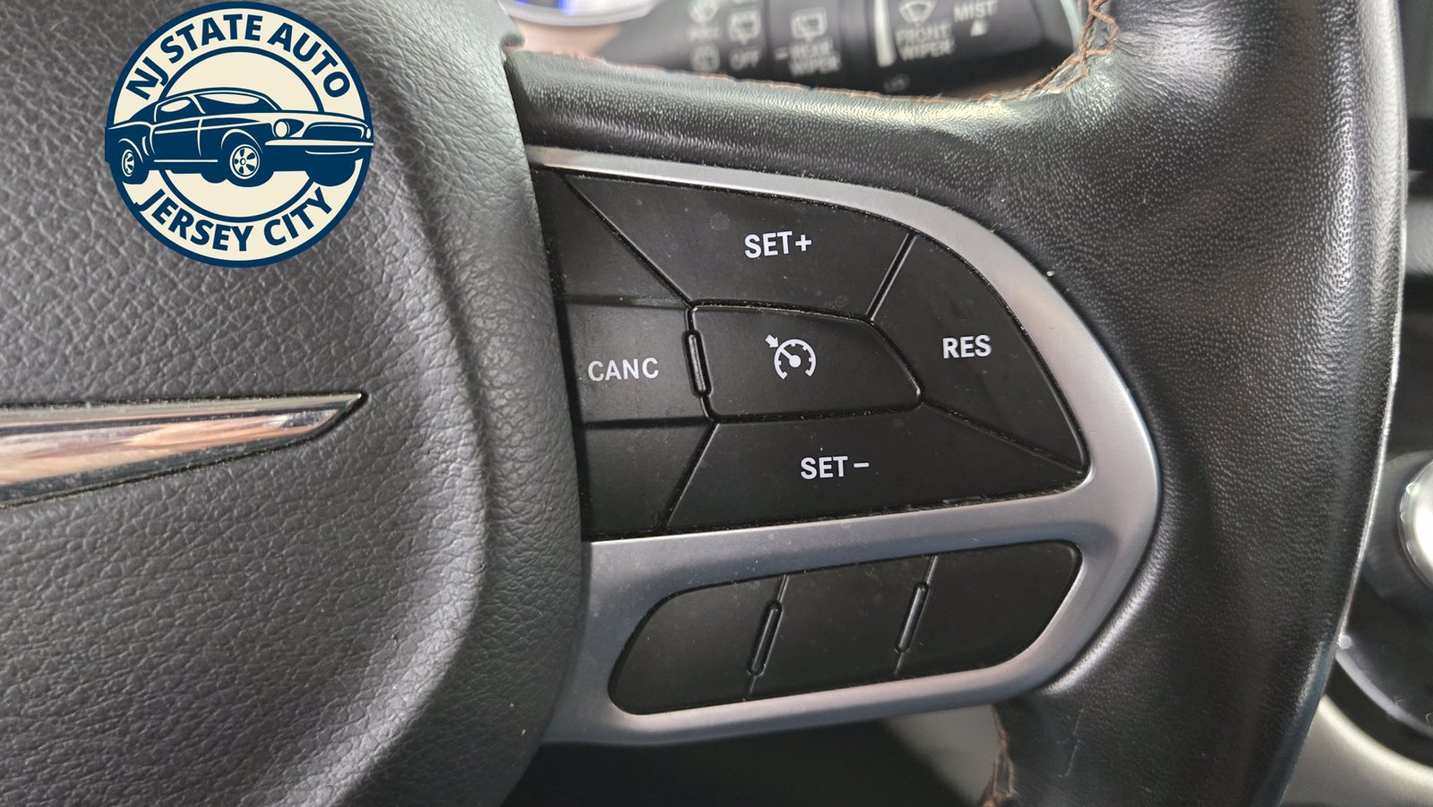 Used 2019 Chrysler Pacifica Touring-L FWD image 13