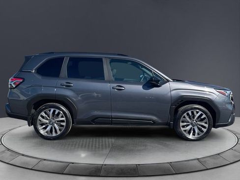 Used 2025 Subaru Forester Touring AWD/4WD image 6
