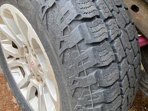 Used 2019 GMC Sierra 1500 SLE w/ SLE Value Package image 12