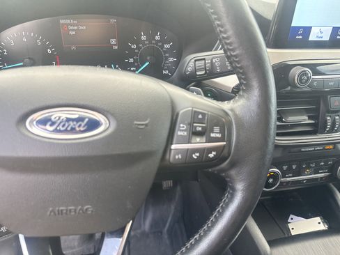 Used 2020 Ford Escape SEL image 19