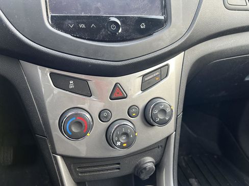 Used 2016 Chevrolet Trax LT w/ LT Convenience Package image 10