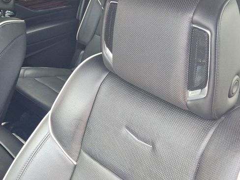 Used 2024 Cadillac Escalade ESV Premium Luxury w/ Performance Package AWD/4WD image 21