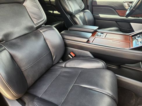 Used 2023 Lincoln Navigator L Reserve AWD/4WD image 14