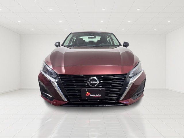 Used 2024 Nissan Altima 2.5 SV FWD image 2