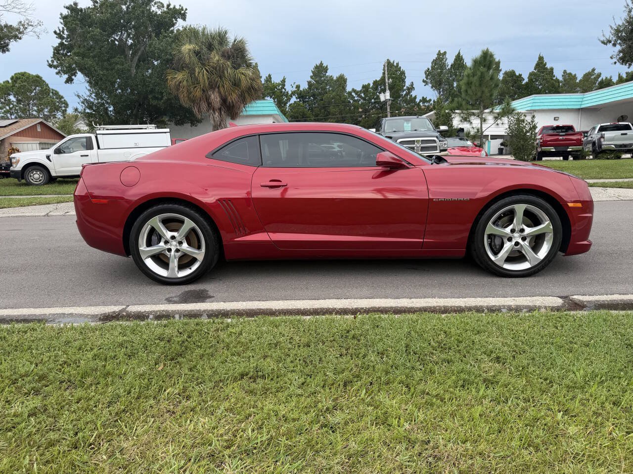 Used 2013 Chevrolet Camaro SS w/ RS Package RWD image 3
