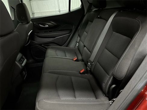 Used 2024 GMC Terrain SLE image 24
