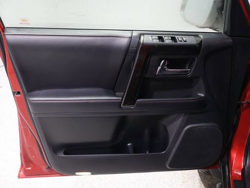 Used 2018 Toyota 4Runner TRD Off-Road image 12