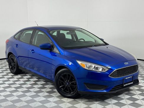 Used 2018 Ford Focus SE image 2