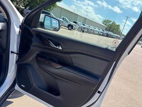Used 2022 GMC Acadia Denali w/ GMC Pro Grade Package AWD/4WD image 19
